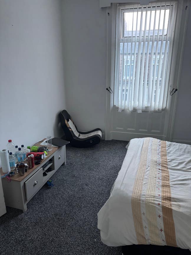 Room for rent  Main Photo