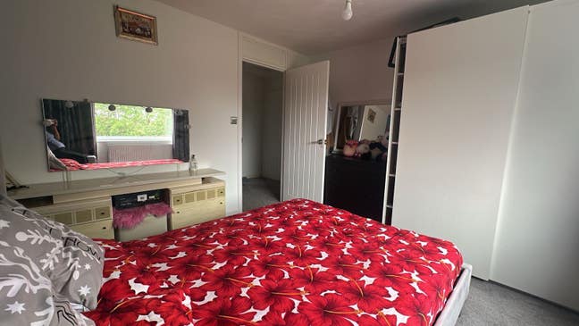 Double bedroom available  Main Photo