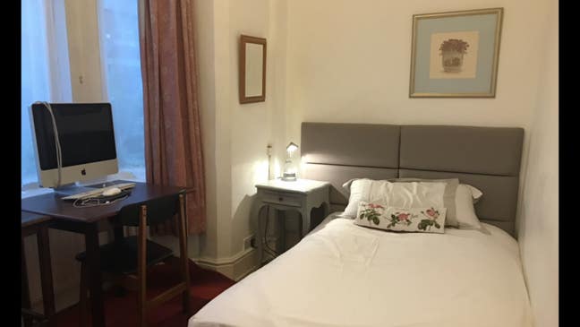 Double bedroom in a shared house in headington  Main Photo