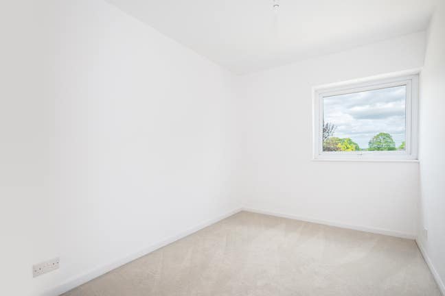X 2 large double bedrooms Main Photo