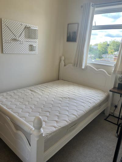 Short term double room available  Main Photo