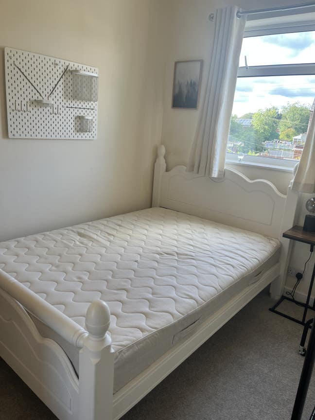 Short term double room available  Main Photo