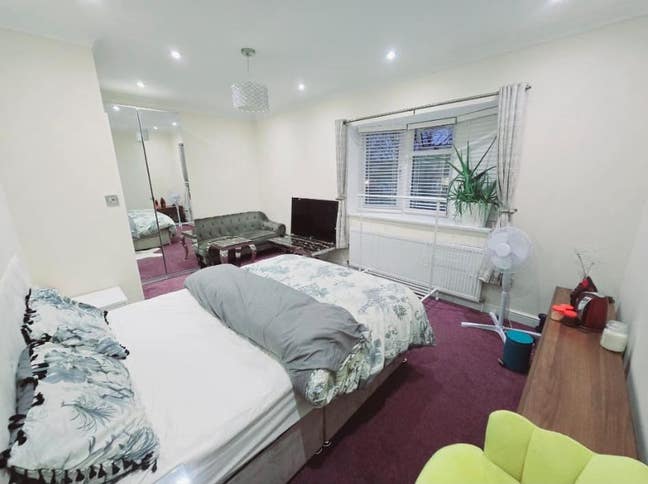 🌟Spacious King‑Size Double Room – All Bills Inclu Main Photo