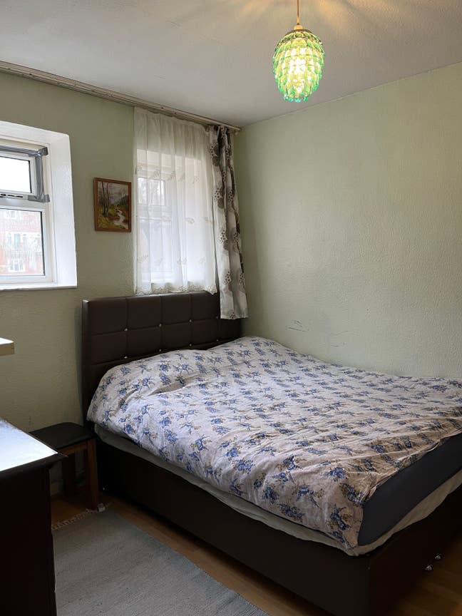 Full furnished double room. Female only Main Photo