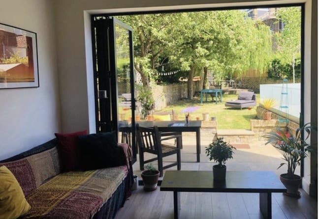 Ensuite room available in 3 bed garden flat  Main Photo