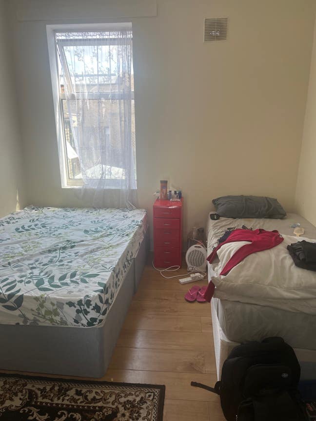 Sharing Room available for a Girl Main Photo