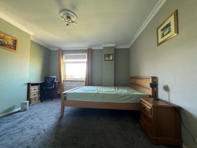 Newly renovated four bedroom house, quiet area. Main Photo