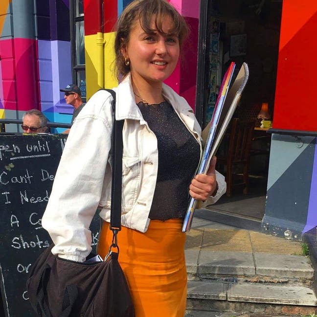 Professional Female seeks a double room Main Photo