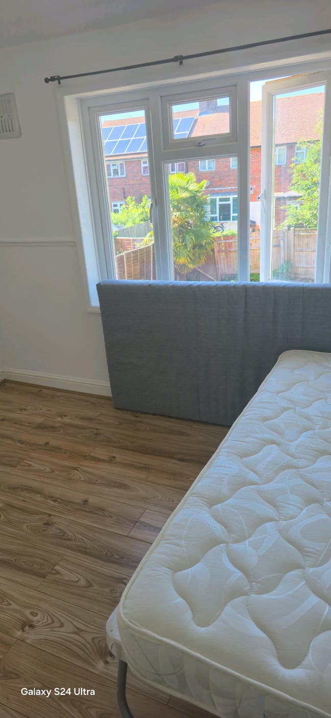 Double room in Leigh Park in Havant . Main Photo