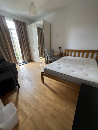 Double Room in Leytonstone Main Photo