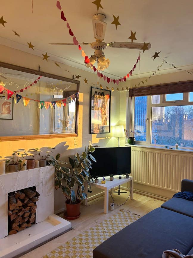 Cosy room in 2 bedroom flat! 🩷 Main Photo