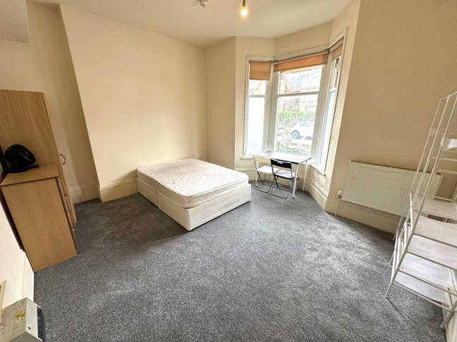 Double Room to Rent Forest Gate £725 Main Photo