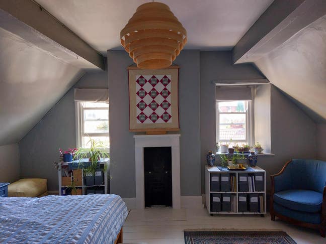 Beautiful, large double room in historic house Main Photo