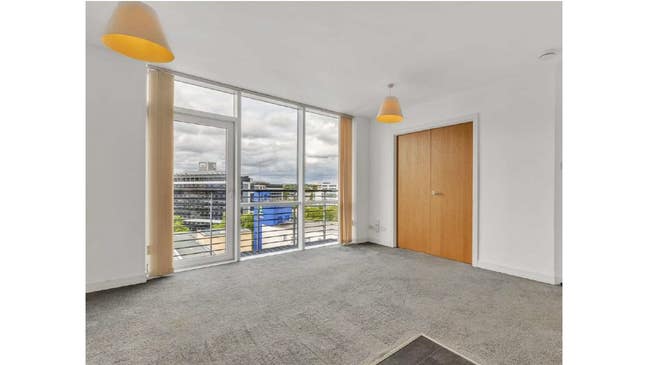 Top floor penthouse apartment - Furnished Main Photo