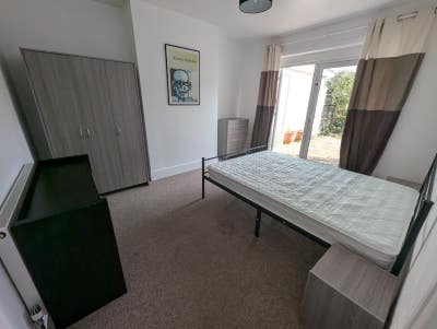 Furnished Double Bedroom available, in Hove Main Photo