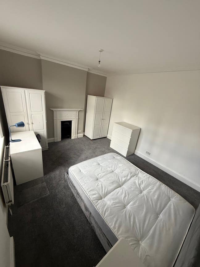 Clean Double Room to Rent - All Bills Included  Main Photo