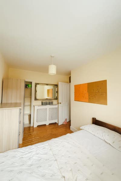 Furnished Double room available  Main Photo