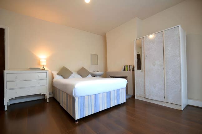 ✅BIG Room  ✅Prime Location  ✅Bills Included! Main Photo