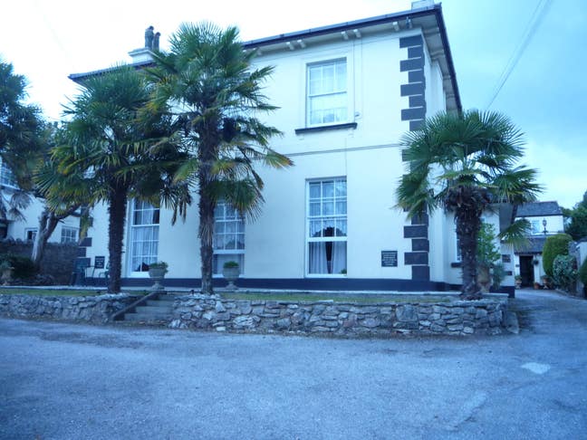 Permanent furnished Studio flat Torquay Main Photo