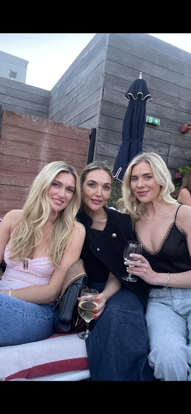 Looking for third flatmate! For fun house Main Photo