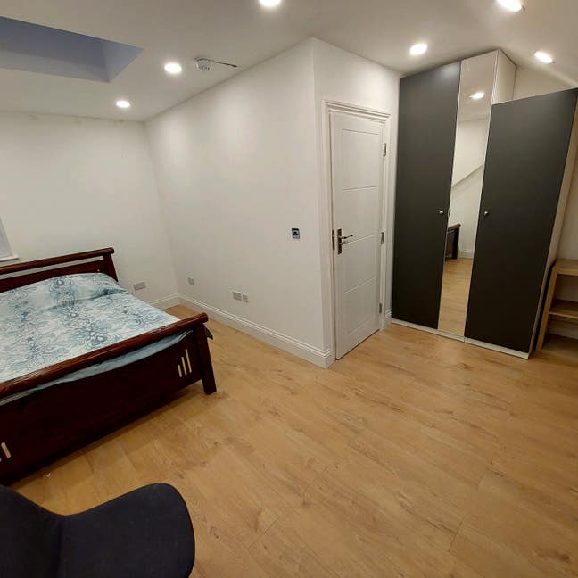 Large double room to let. GRAYS, RM17 Main Photo