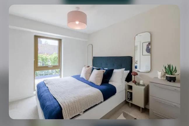 Room to rent (private bathroom) RG1 Main Photo