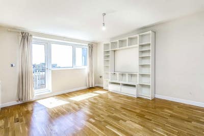 Large Double Room with Ensuite in Ealing W13 Main Photo