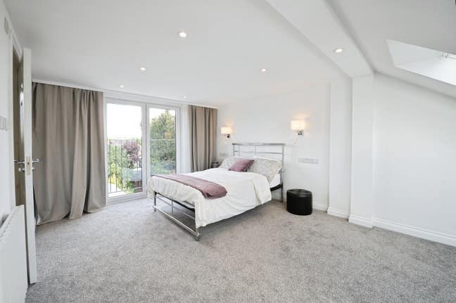 Brand new loft room with en-suite bathroom. Main Photo