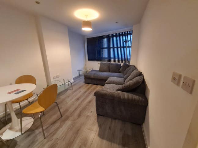 Very Close to Uni, Nice Flat 2B1B Main Photo