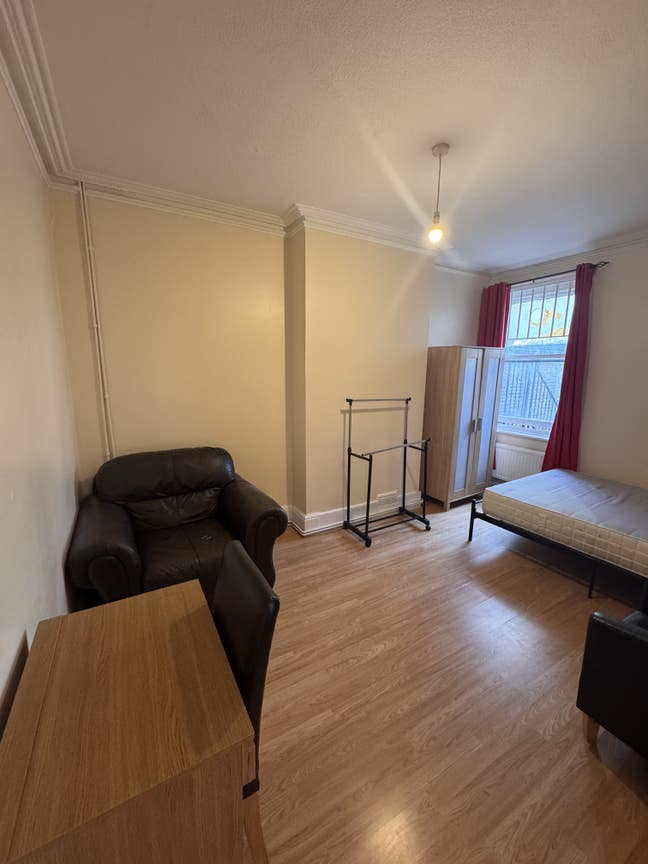 Double room to let  Main Photo