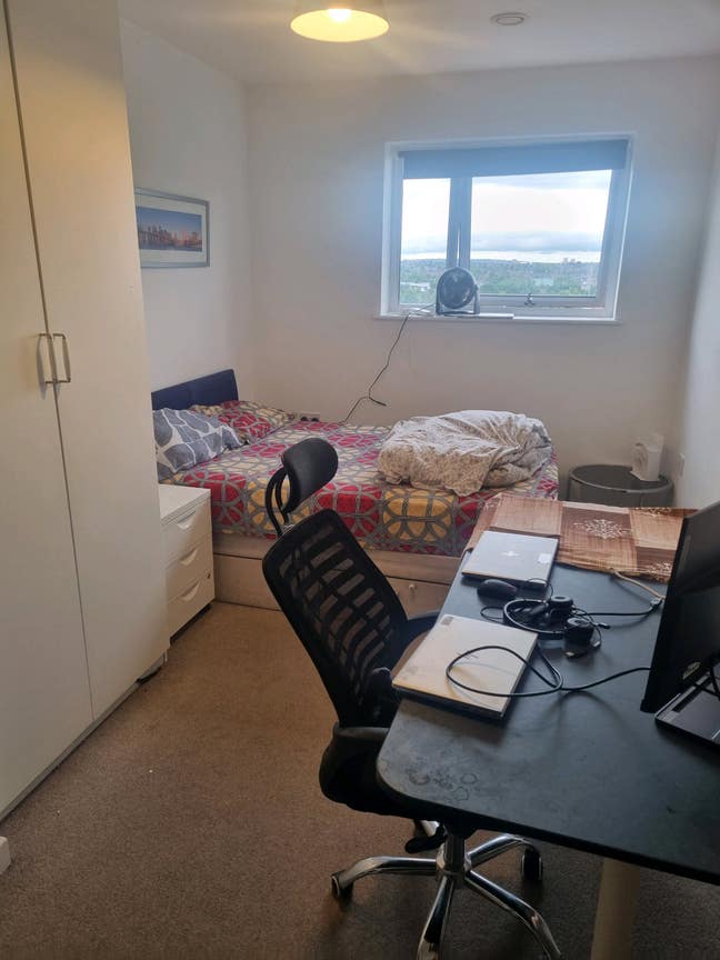 Furnished room for 2 weeks Main Photo