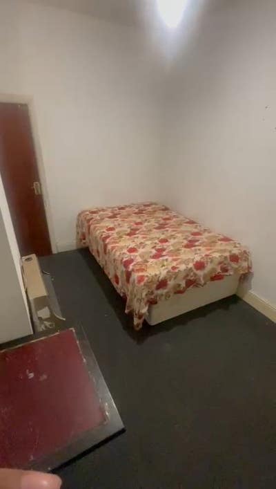 1 Double Room Available Main Photo