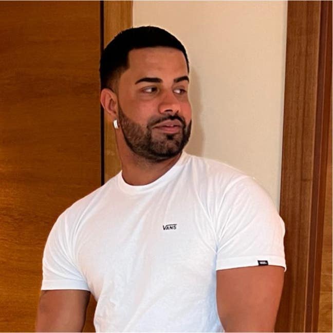 Professional Male seeks a single or double room Main Photo