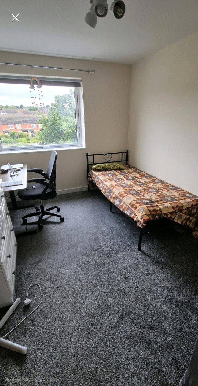Single bedroom for females Flat Near train Station Main Photo