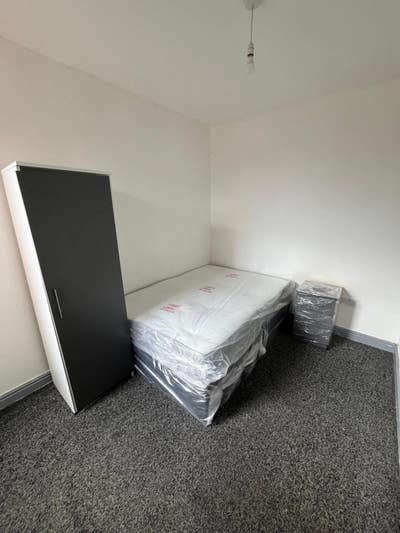 5 Bed Hmo-Benefits-All Bills in - Small Heath Main Photo