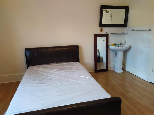 Large size room for single person  Main Photo