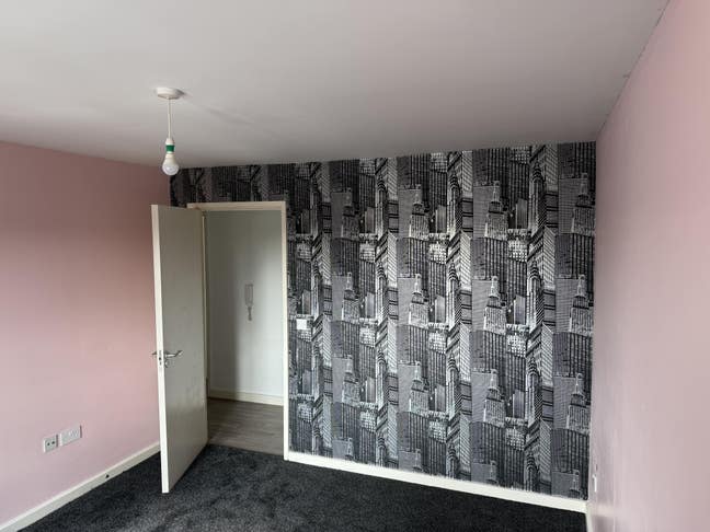 A peaceful home. Just a room Main Photo
