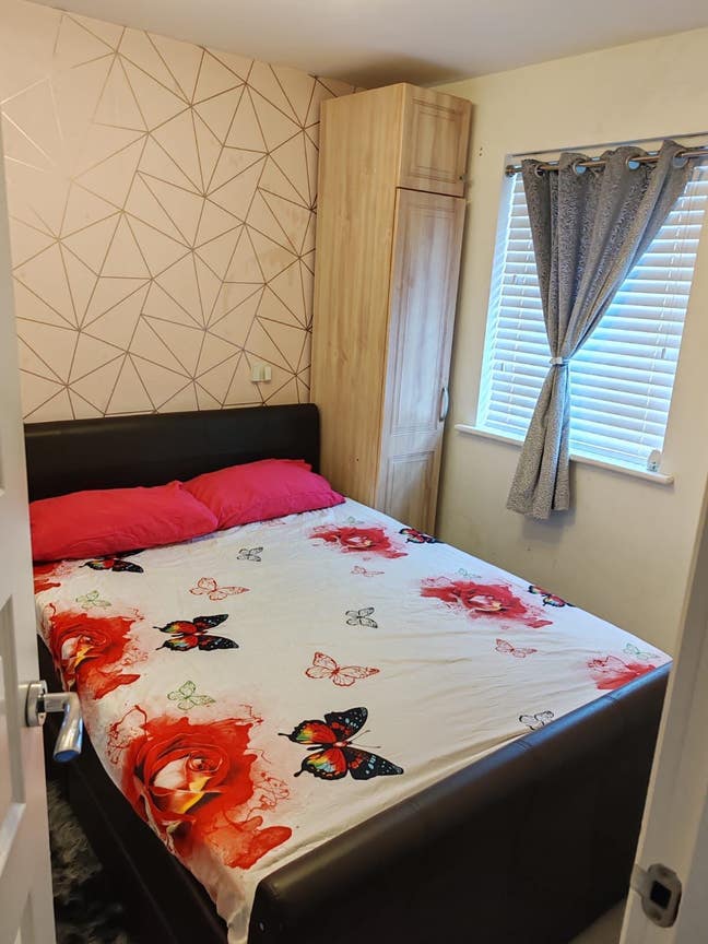 Double room in a peaceful house Main Photo