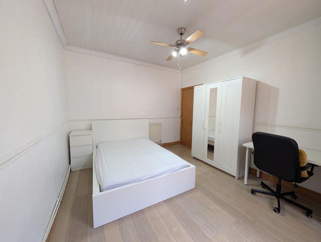 Double room near Asda Main Photo