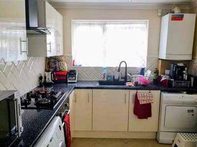 Spacious Double Room Available – Wembley  Main Photo