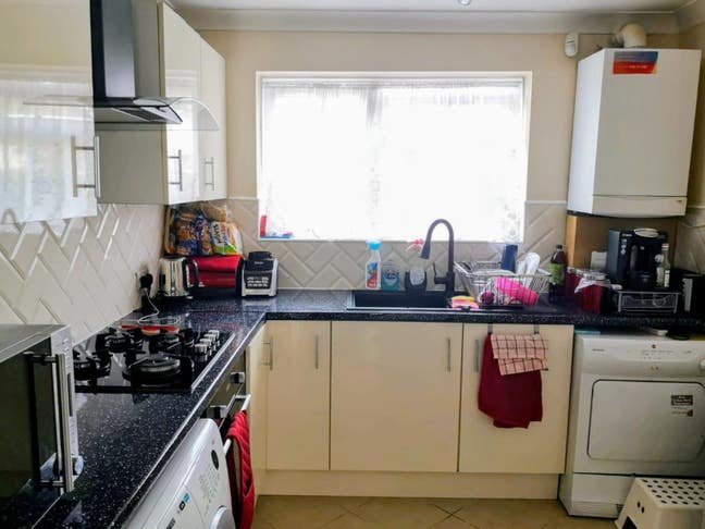 Spacious Double Room Available – Wembley  Main Photo