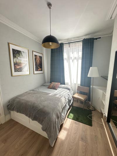 Modern Room  Main Photo
