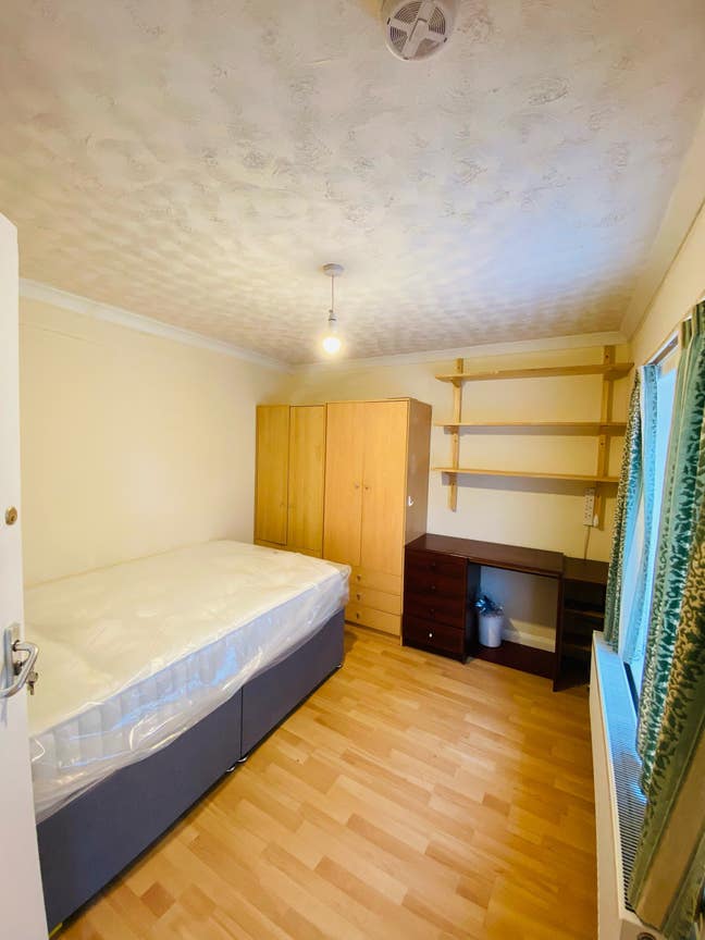 3BHK House – Room Available for Female Near Uni Main Photo