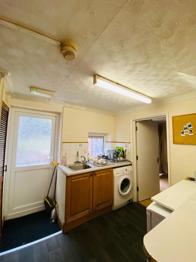 3BHK House – Room Available for Female Near Uni Main Photo