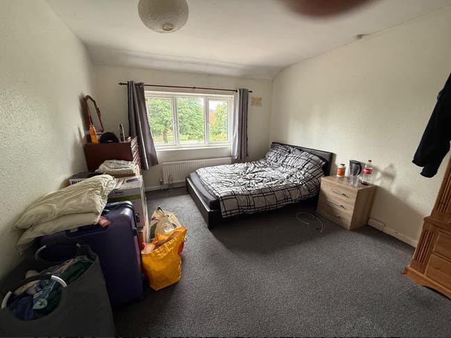 Semi detached house to rent  Main Photo