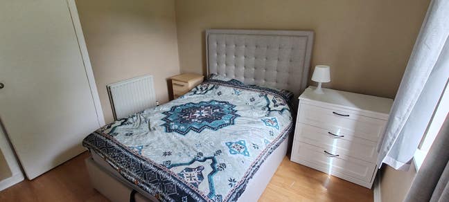 Great room available in ground floor flat Main Photo