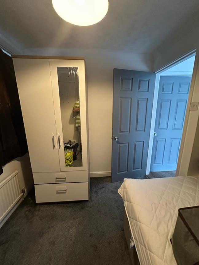 Room In House. Walking Distance to Coventry Hospit Main Photo