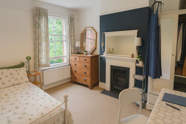 Room moments from Crystal Palace Park & stations Main Photo