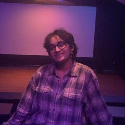 I'm Himangi, a recent 21yo graduate from Exet... Main Photo