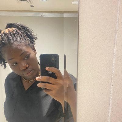 Professional Female seeks a single or double room Main Photo